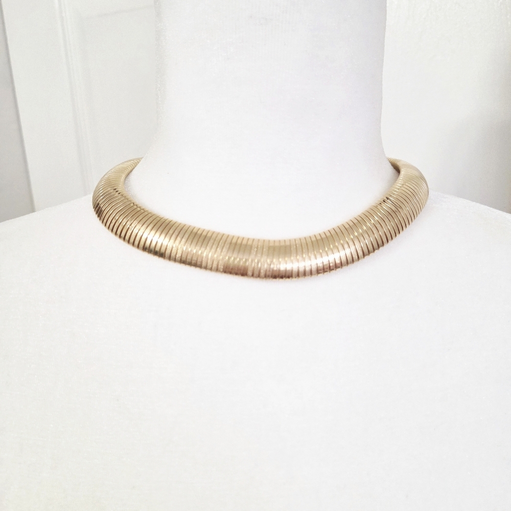 Elegant Gold Choker Necklace